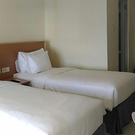 מנאדו Big Fish Hotel מראה חיצוני תמונה