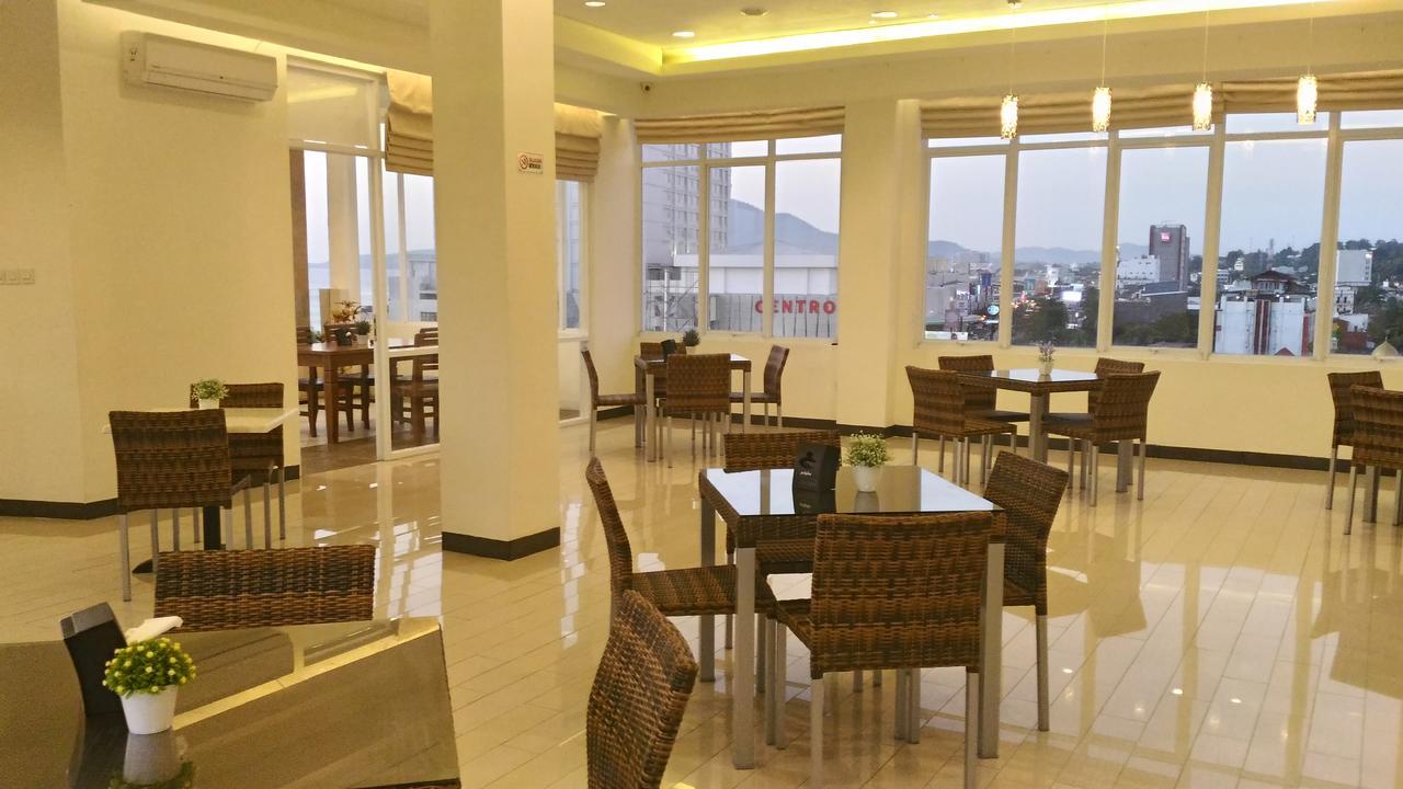 מנאדו Big Fish Hotel מראה חיצוני תמונה