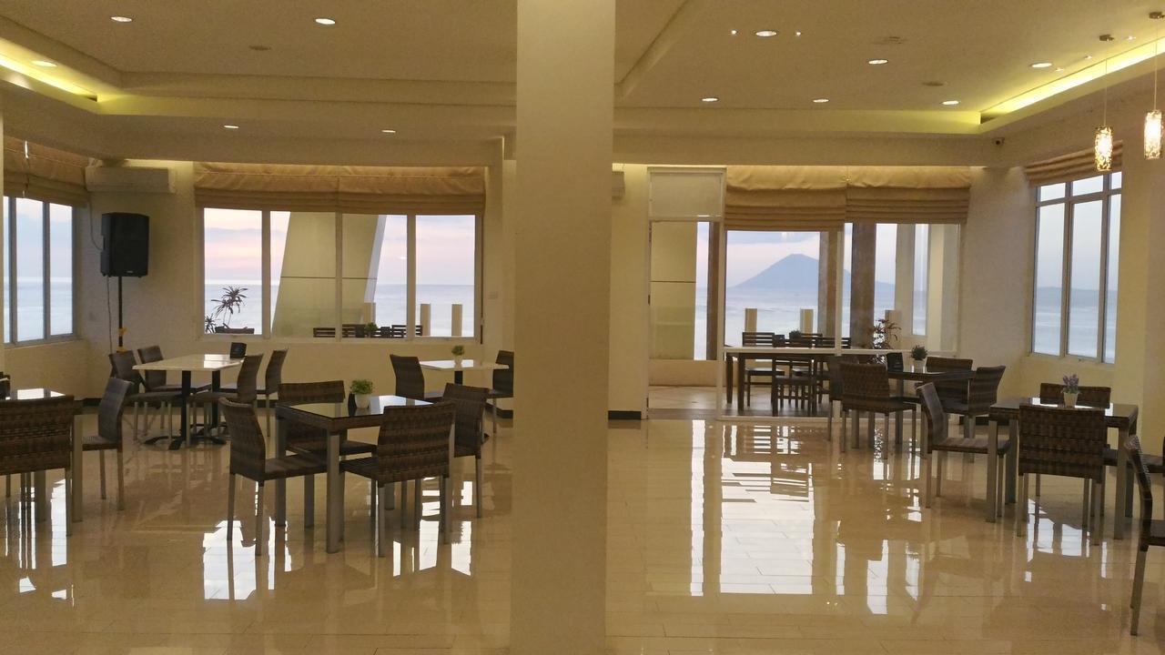 מנאדו Big Fish Hotel מראה חיצוני תמונה