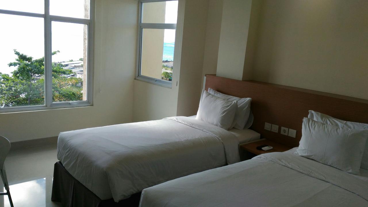 מנאדו Big Fish Hotel מראה חיצוני תמונה
