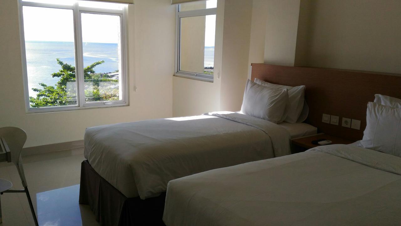 מנאדו Big Fish Hotel מראה חיצוני תמונה