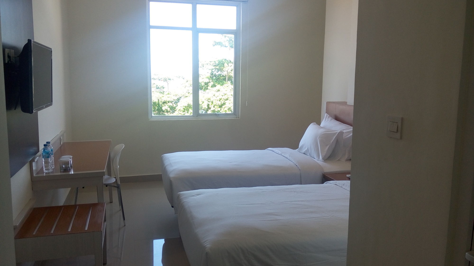 מנאדו Big Fish Hotel מראה חיצוני תמונה